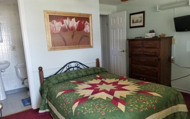 Crosswinds Motel & Cottages