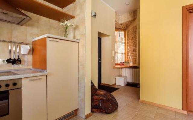Cozy & Comfy Old Town Apartment With Balcony