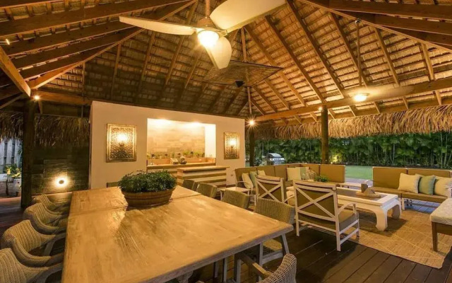 Sunny Vacation Villa 64
