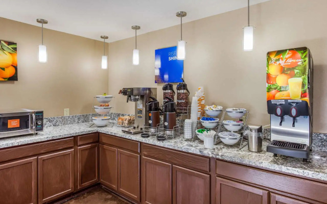 Comfort Inn Charleston South Charleston, WV