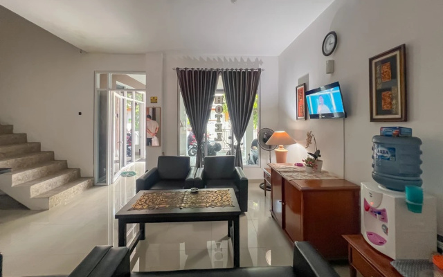 RedDoorz @ Dimens House Sragen – Guest Rooms – Sragen