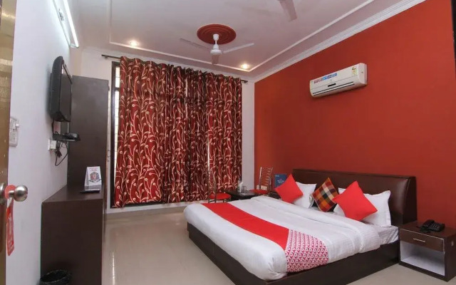 Oyo 18557 Palam Residency