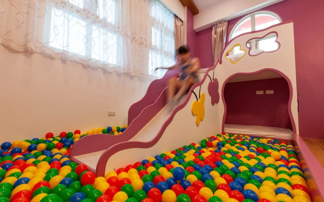 Honeysuckle Family Castle