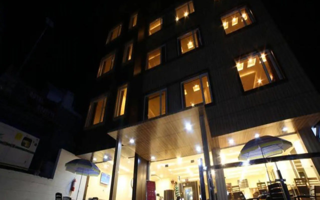 Royal Rosette Lake View Boutique Hotel