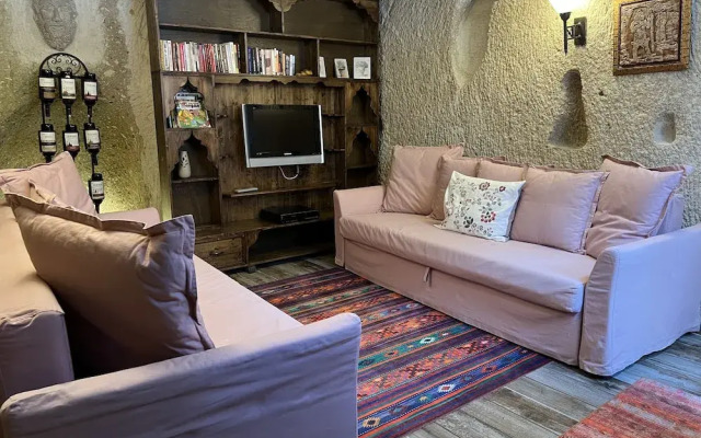 Kayhan Cave Villa