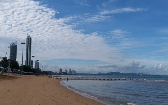 Cetus Beachfront Jomtien