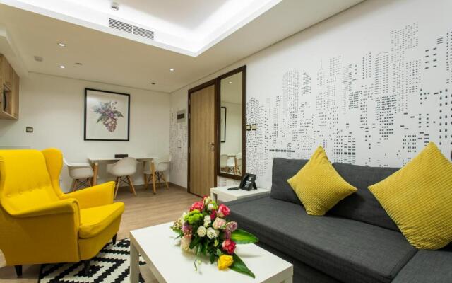 Cindyan Apartments By The Quarter