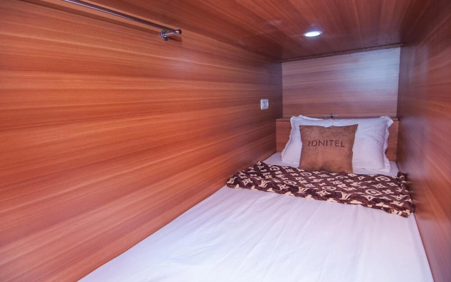 TONITEL Hotel Malioboro Yogyakarta - Hostel