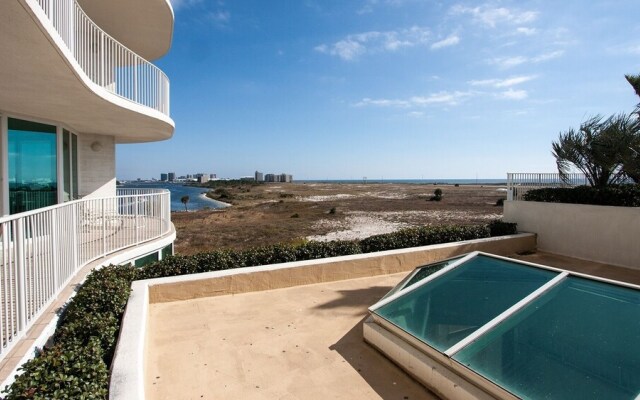 Crd0210 3 Bedroom Condo