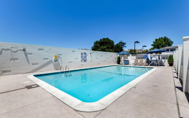 Motel 6 San Jose, CA - Convention Center