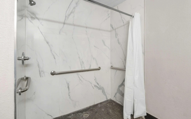 SureStay Plus by Best Western Benbrook Fort Worth