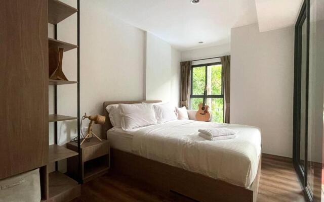 La habana 54 with large balcony and pool view!