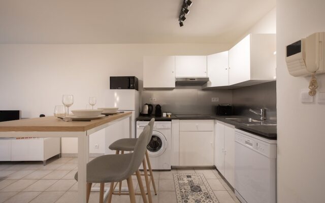 Moderne cosy 350m C. Mirabeau