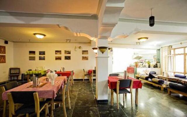Oriental Hotel & Guest House