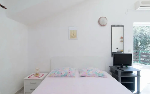 Apartments Pinija - Studio With Terrace -