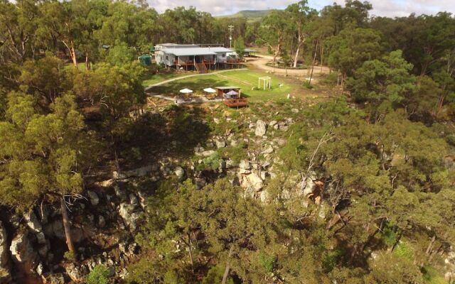 Tweeters Country Getaway