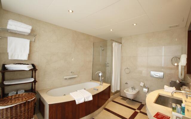 Crowne Plaza Hotel Beirut by IHG