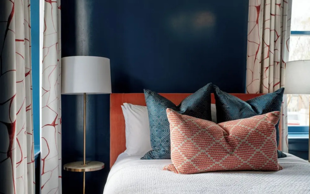 The Bell Athens by Kasa Living