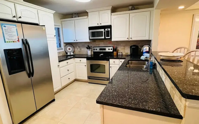 Sea Haven Luxe 2BR Oceanfront Haven