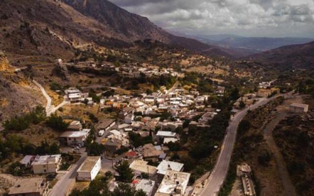 Traditional Family Guest House Idi