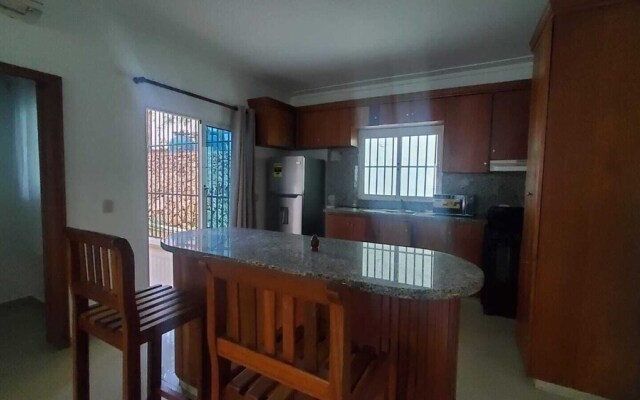 2 Minute Walk to Beach 1bdrm Condo with Pool
