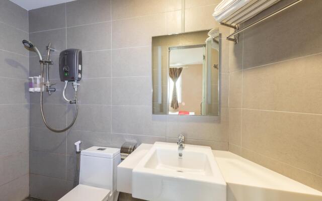 OYO 429 Sunlight Hotel