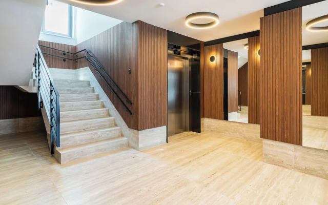 Lunette Artful 1-BR Apartment in Larnaca