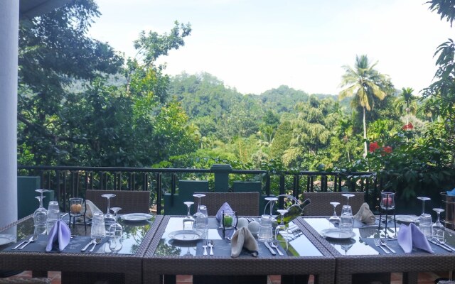 Holistic Villas River