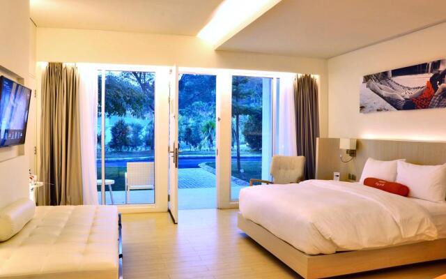 HARRIS Resort Barelang Batam