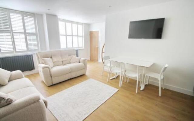 Court Side Apartment