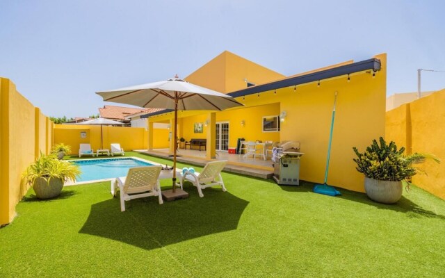 Cheerful Caribbean Villa w Private Pool 3BR