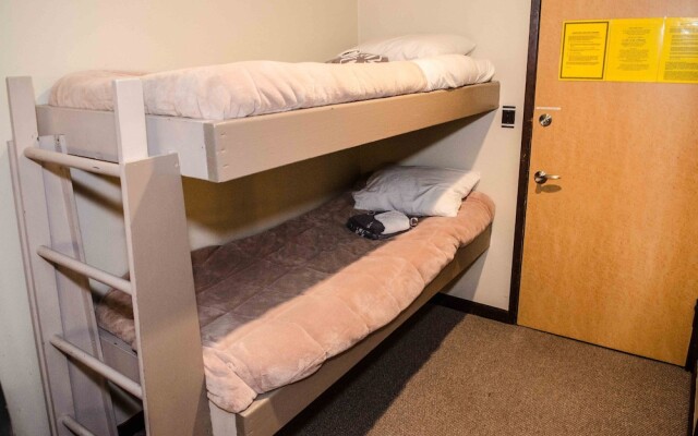 Mt. Baker Lodging Condo 33 – Inexpensive, Sleeps 6! by MBL