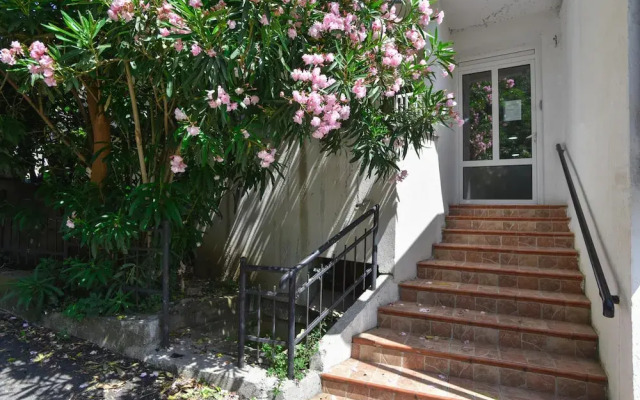 Studio With Balcony 4 min to Beach in Budva