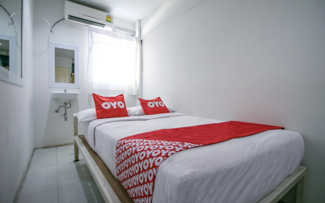 OYO 568 Art Hotel Hua Lamphong - Hostel