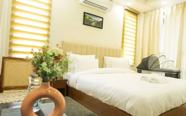 Spacious Executive Suite With Bathtub Balcony