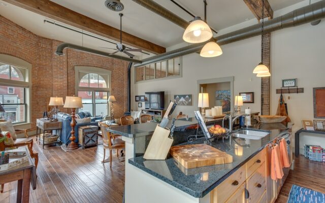 Updated Rustic-chic Condo on Ouray's Main Street!