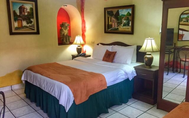 Hotel Camino Maya