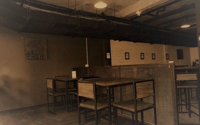 Henry's Hotel & Gastropub