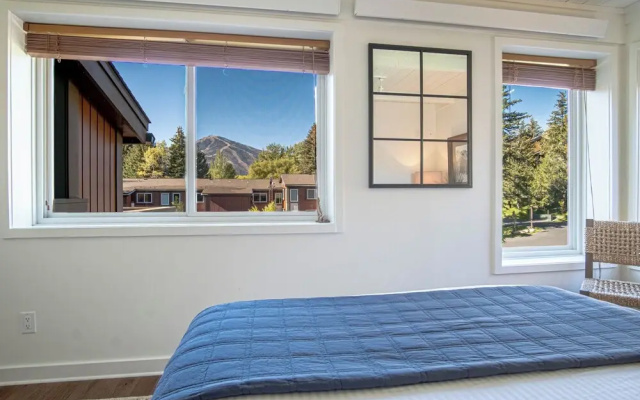 Atelier Alpine - Modern 2BD Condo W/baldy Views