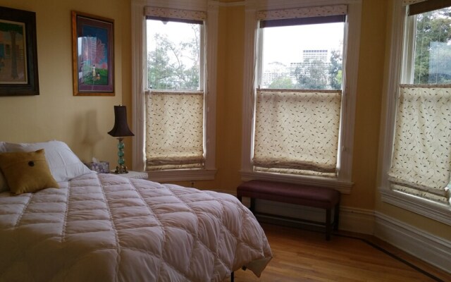 Gorgeous 4 Bedroom Victorian Townhouse