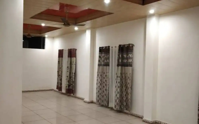 Hotel brijwasi palace