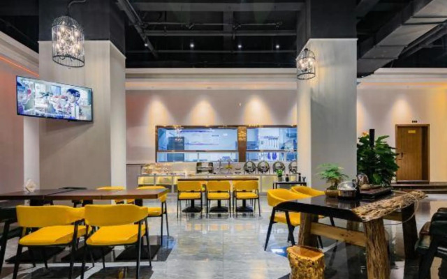 James Joyce Coffetel (Sichuan University Jinjiang College)