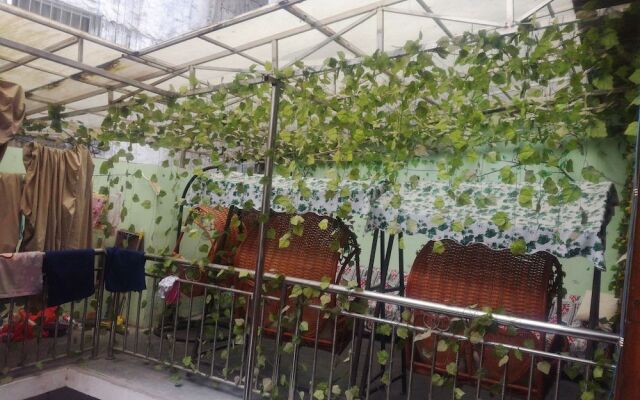 Fenghuang Hua Xiang Yuan Inn