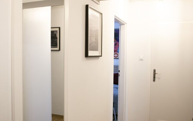 oompH Warsaw Center Well Designed Apt