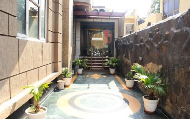 Hotel Aman Palace-Rajouri Garden