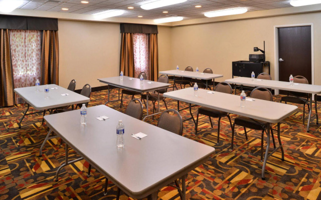 Wingate by Wyndham Steubenville