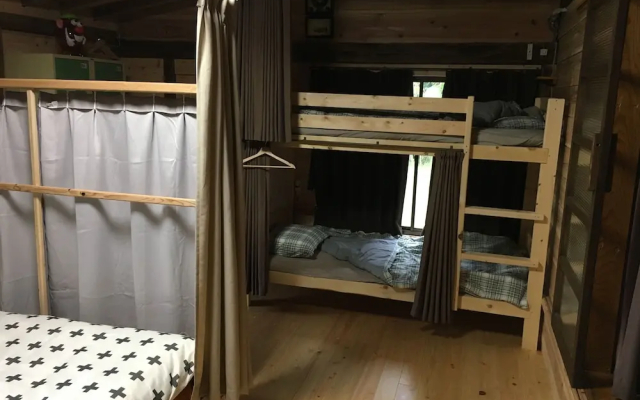 Guest House Coco Garage - Hostel