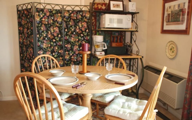 Rumbling Bald Resort