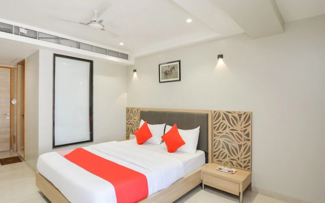 OYO Flagship 19307 Hotel Season Choice