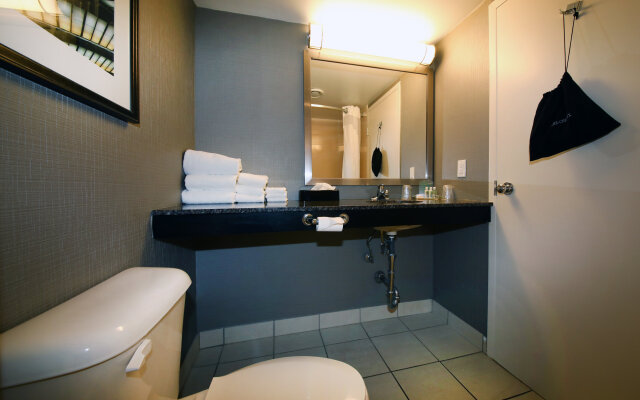Holiday Inn Peterborough-Waterfront, ON by IHG
